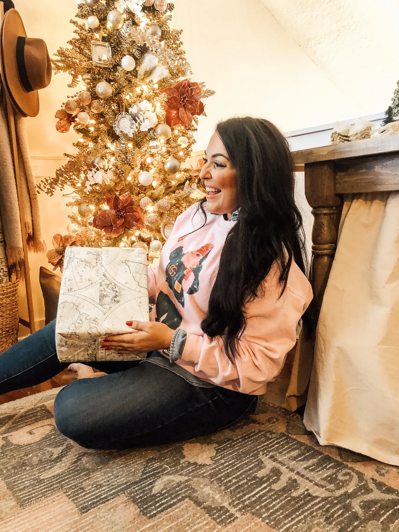 Pretty in pink Christmas - Farmhouse Chic Blog