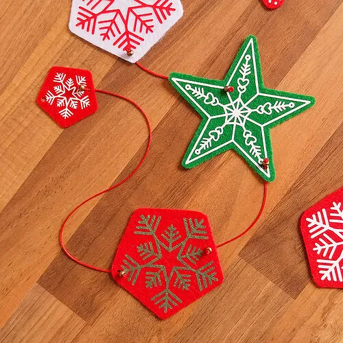 Project | Hanging Felt Christmas Ornament Garland - Inspiration - HTVRONT | LOKLiK Community