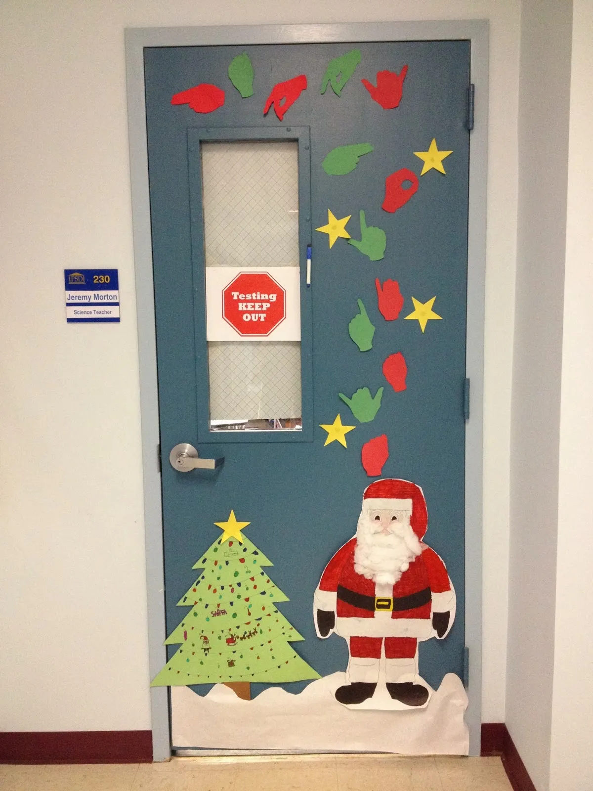 PSD Art Gallery: High School Holiday Door Decorations
