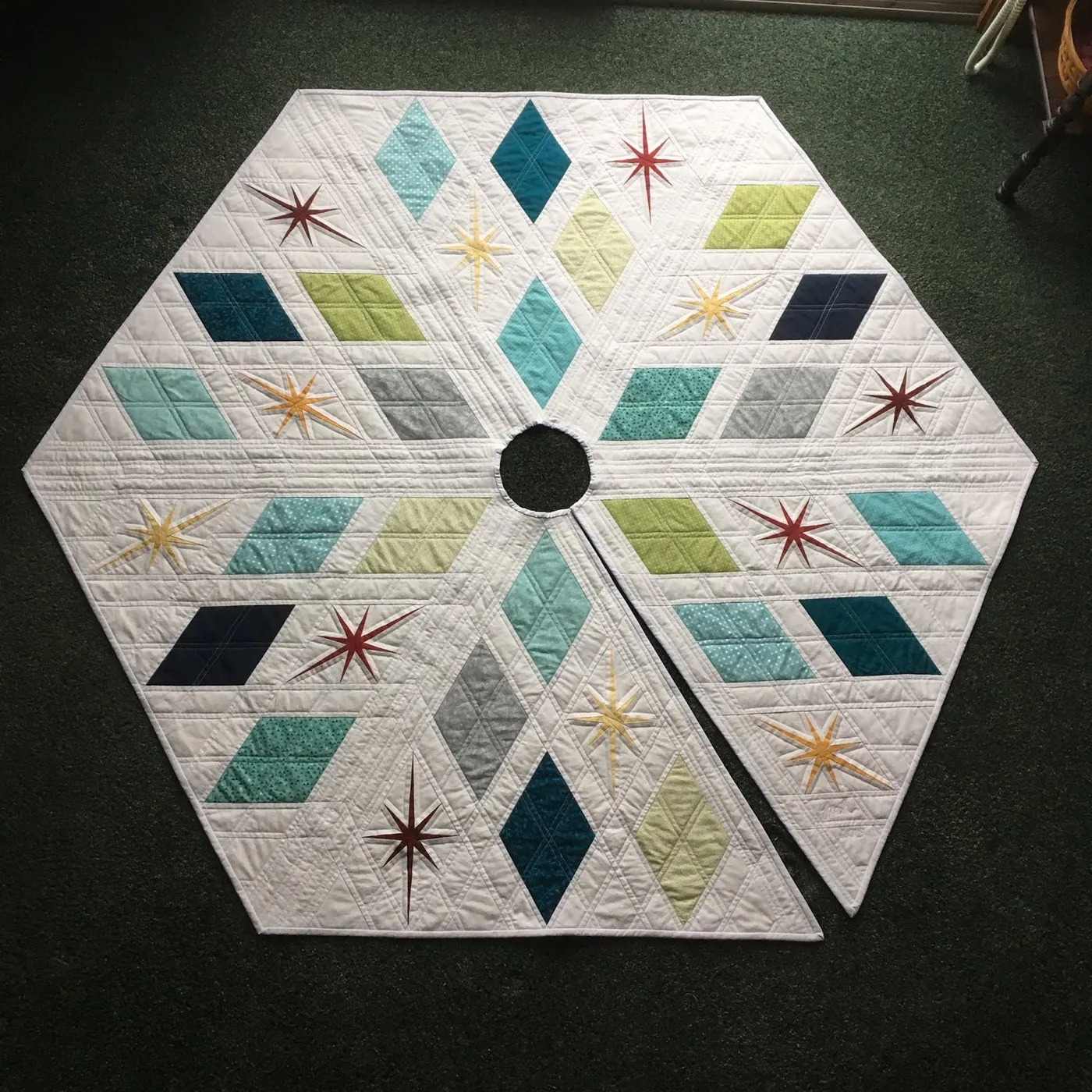 Quilts from the Little House: Holiday Squirrel Finish