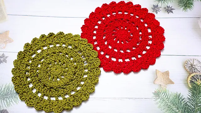 Ravelry: Easy Christmas Placemats pattern by Rajeshwari Singh