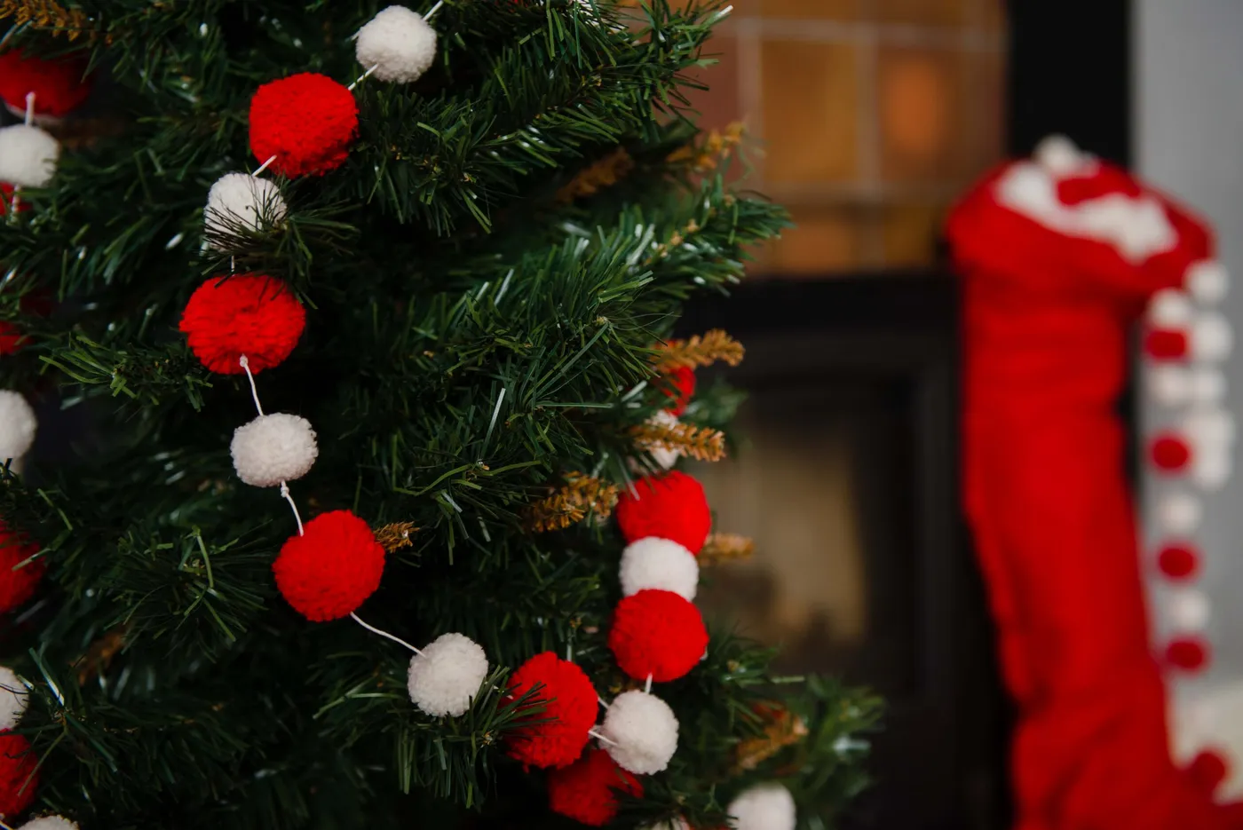 Red and White Pom Pom Garland – PomPom Galore