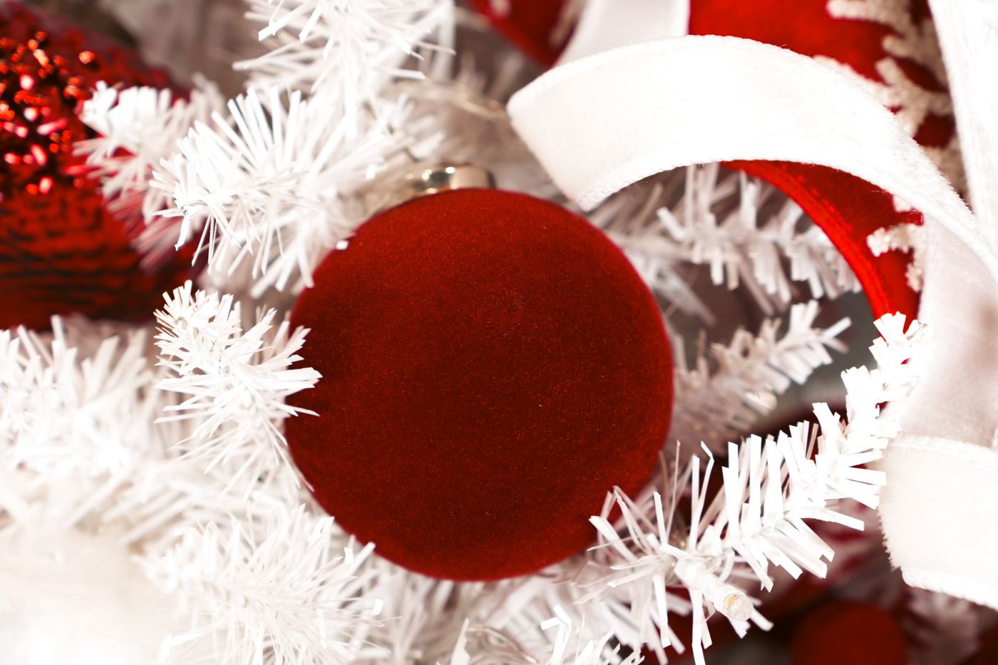 Red Velvet Ornament – THE VELVET NOBLE