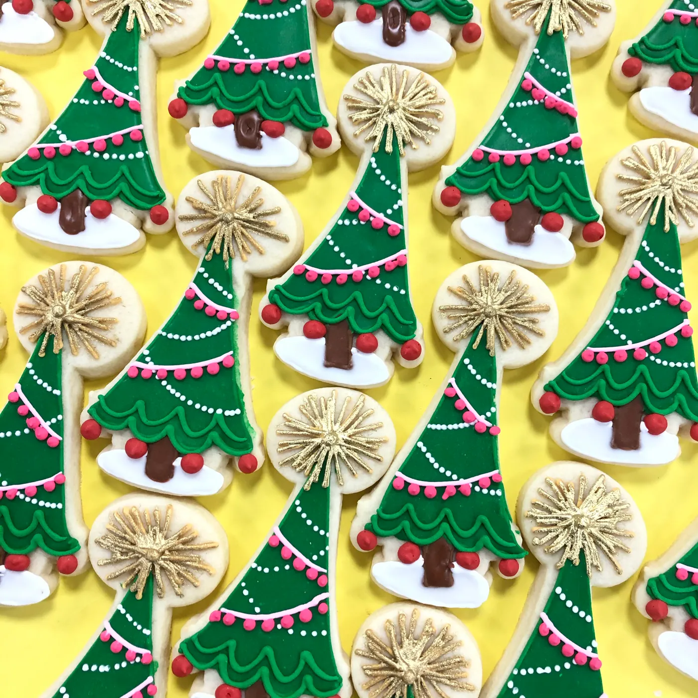Retro Christmas Tree Cookies - Hayley Cakes and Cookies Hayley Cakes and  Cookies