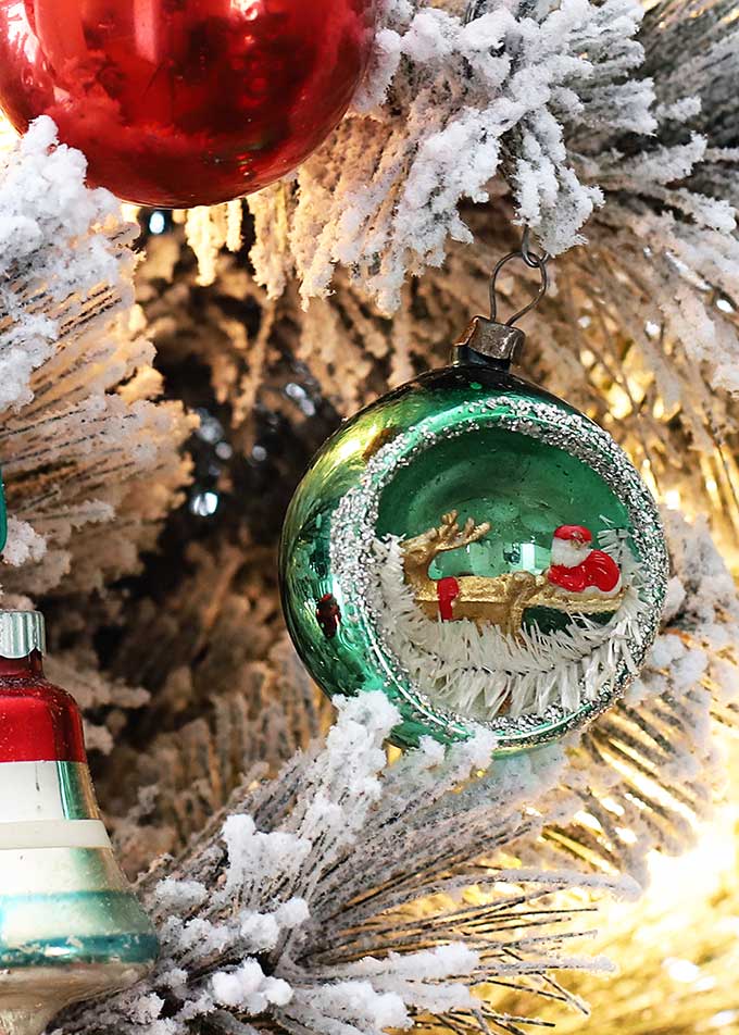 RETRO HANDMADE CHRISTMAS DIORAMA ORNAMENTS STORY
