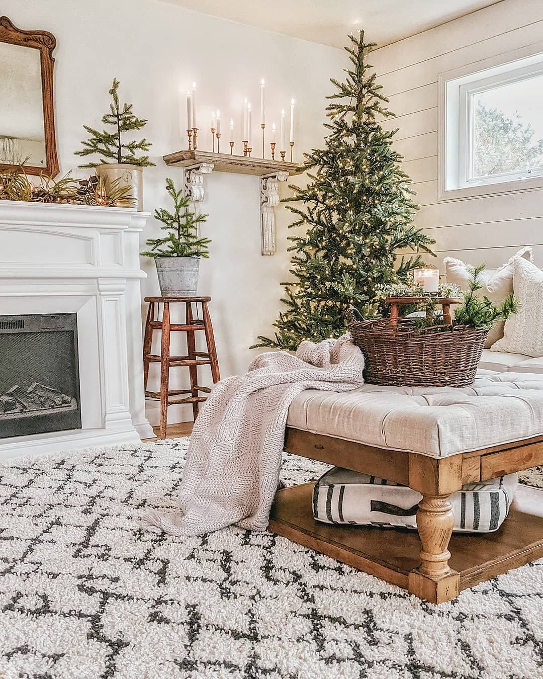Rustic and Farmhouse-Inspired Christmas Decor Ideas You Should Try