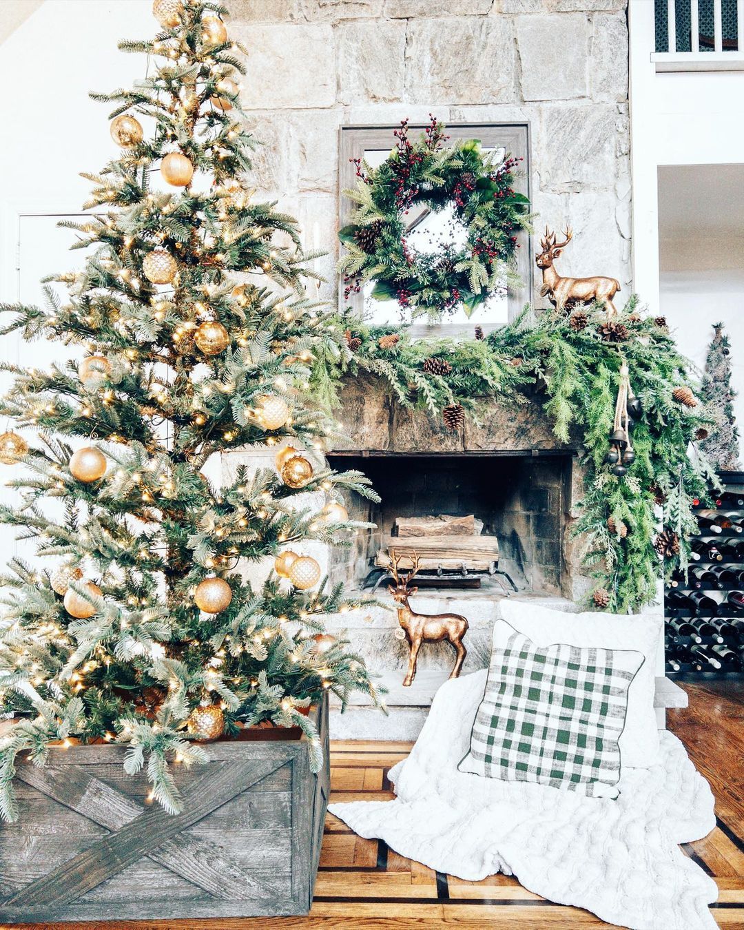 Rustic Christmas Decorations Gathered from Instagram