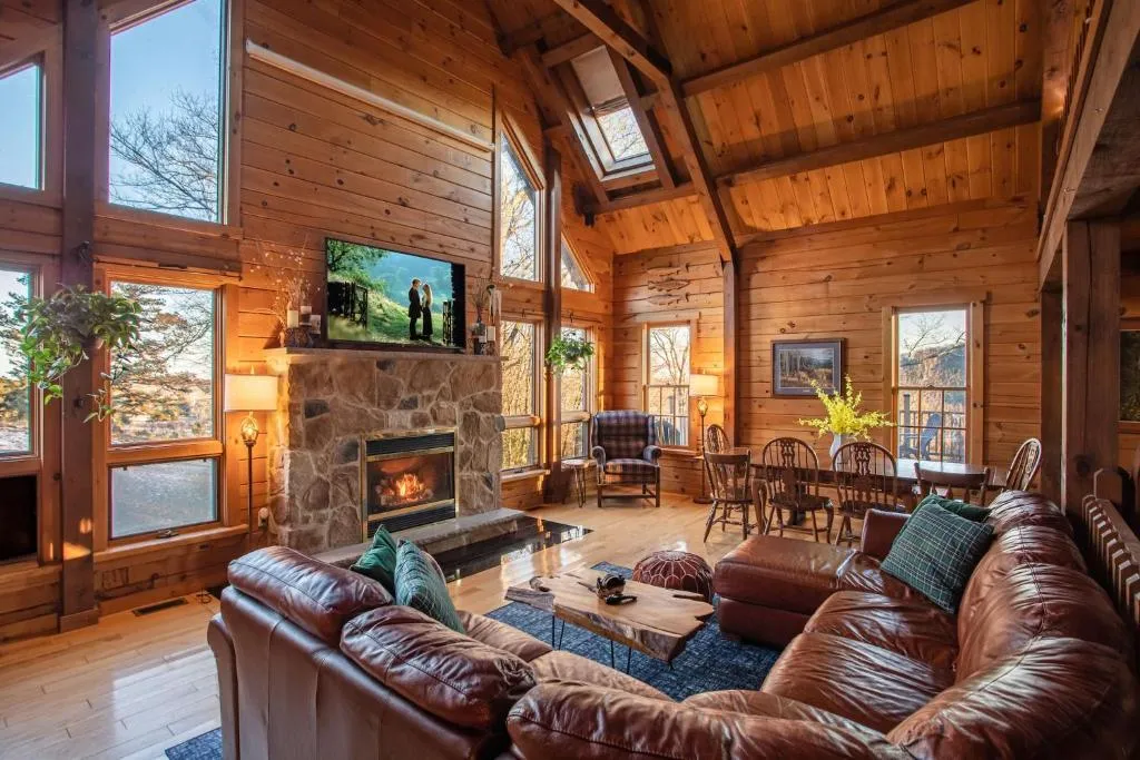 Rustic Ridge Log Cabin: Hot Tub, Games, Views!, Mount Pocono (updated  prices 2027)