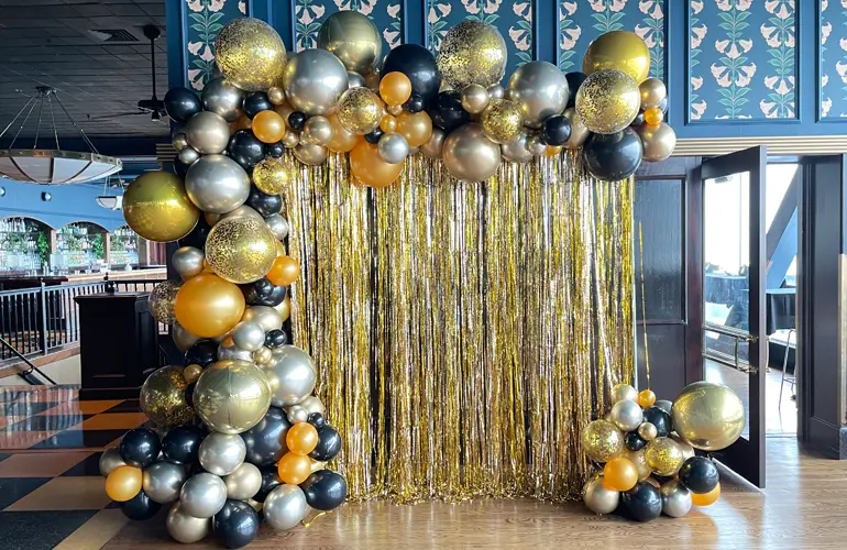 Seasonal and Holiday Balloon Decor