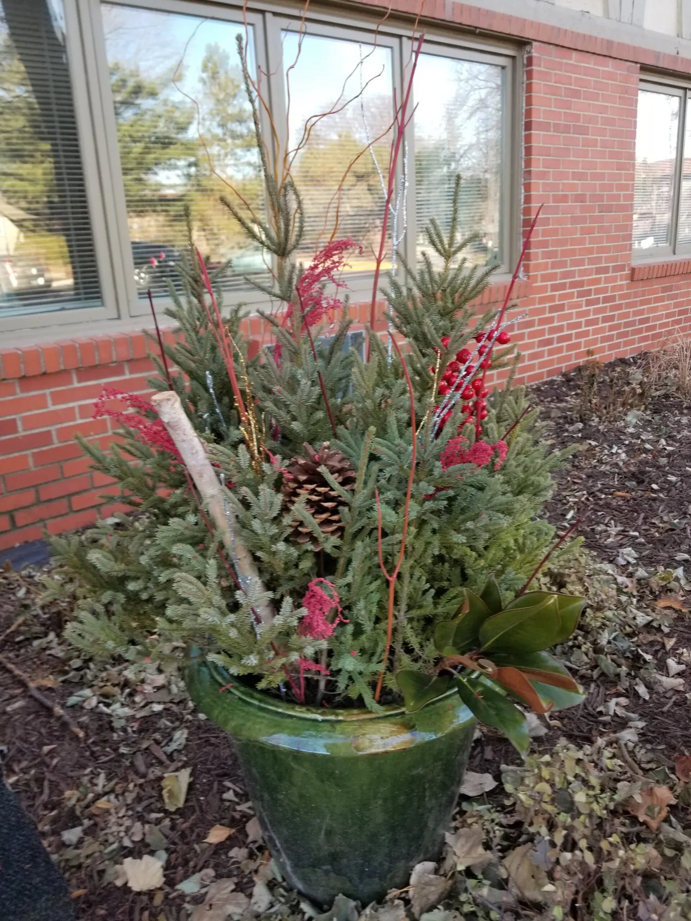 SEASONAL POTS - Outdoor Care MN