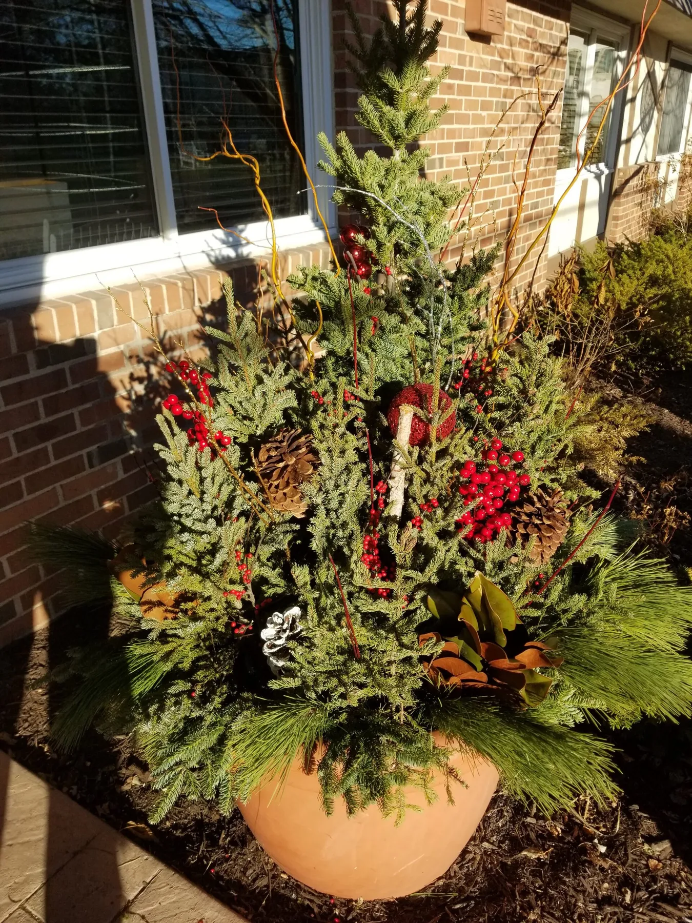 SEASONAL POTS - Outdoor Care MN