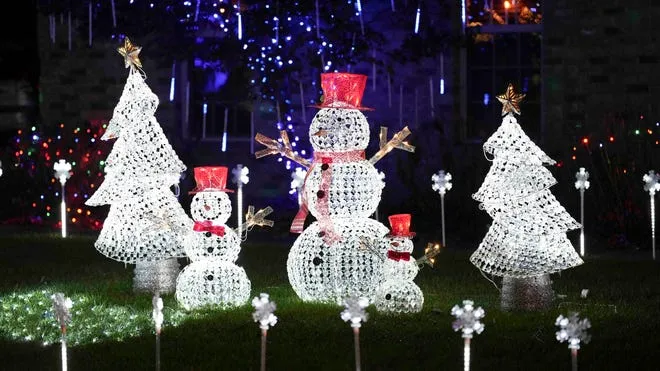 See Christmas lights in Knoxville, Pigeon Forge, Gatlinburg in 2025