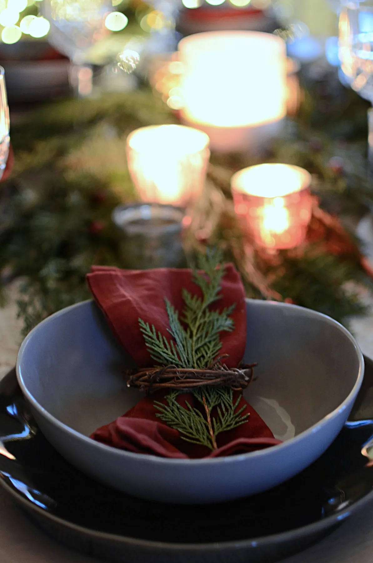 Setting a Natural and Romantic Christmas Table
