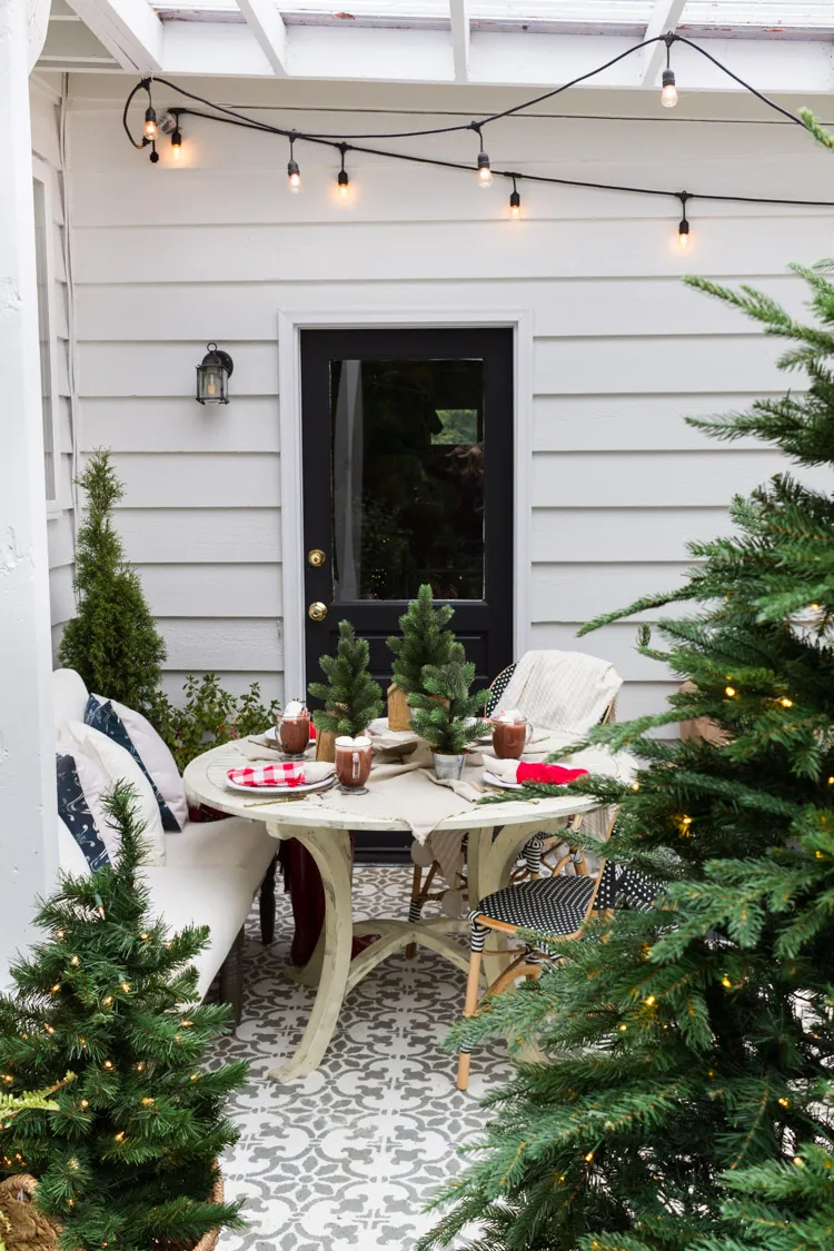 Simple Outdoor Christmas Table Decorating - A Christmas Tablescape Tour - zevy joy
