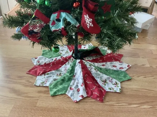 Skirt Quilt Pattern Small Christmas Skirt Holiday Tree Skirt