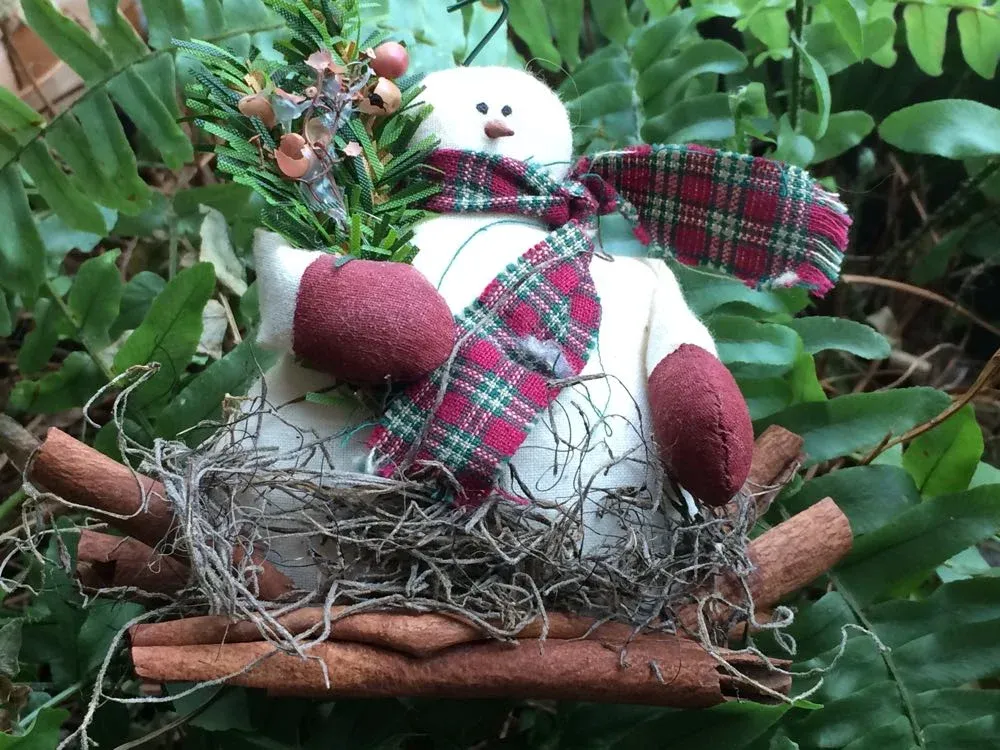 Snowman on Cinnamon Holiday Winter Decoration — A Teaspoon