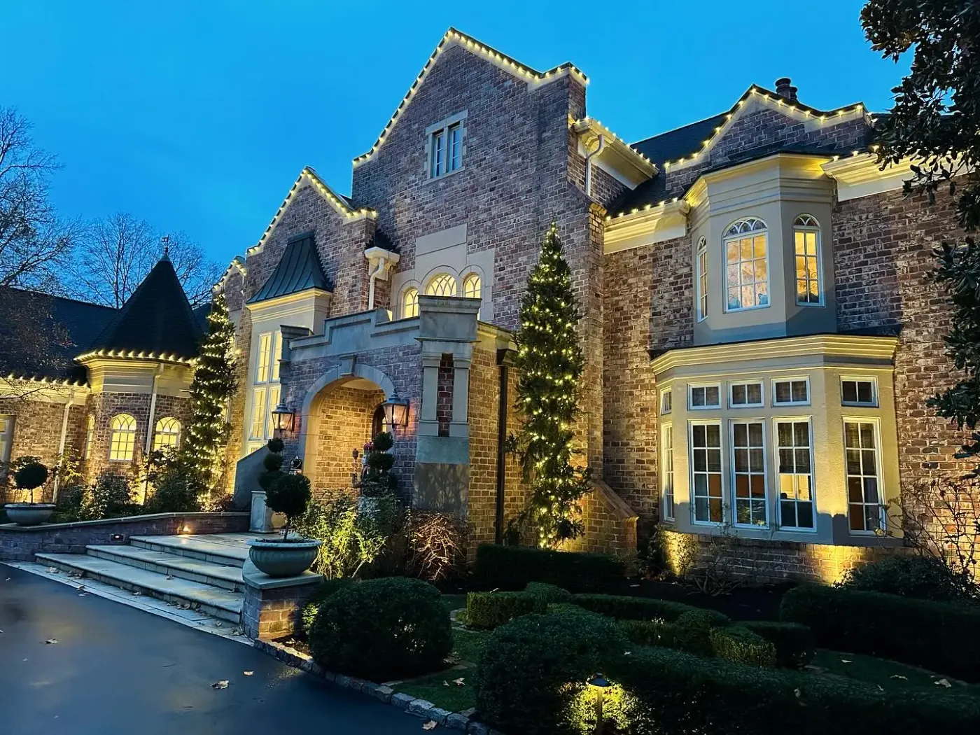 St. Louis Area Holiday Light Installer: Holiday Light Installation  Edwardsville & Surrounding Areas | Holiday Lighting Installation