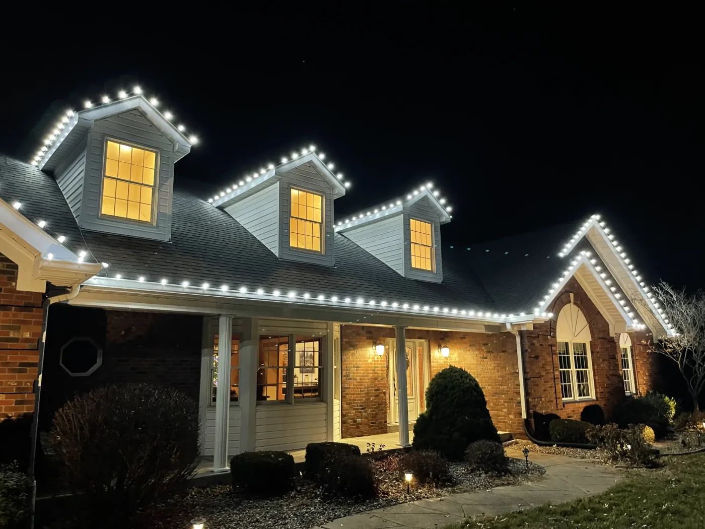 St. Louis Area Holiday Light Installer: Holiday Light Installation  Edwardsville & Surrounding Areas | Holiday Lighting Installation