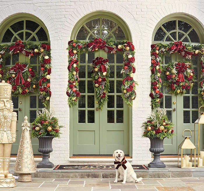 Step Up Your Front Door Décor This Holiday Season