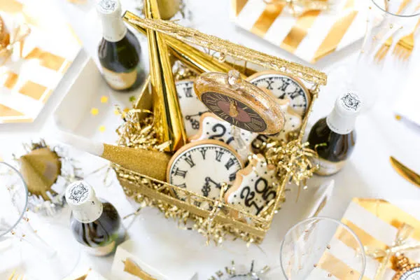 Style a New Year's Eve Tablescape Tips | ForRent