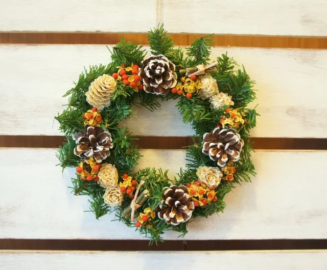 Taiwan Happy Christmas pinecone Christmas wreath / Christmas decoration / Christmas  arrangement - majalis - Pinkoi