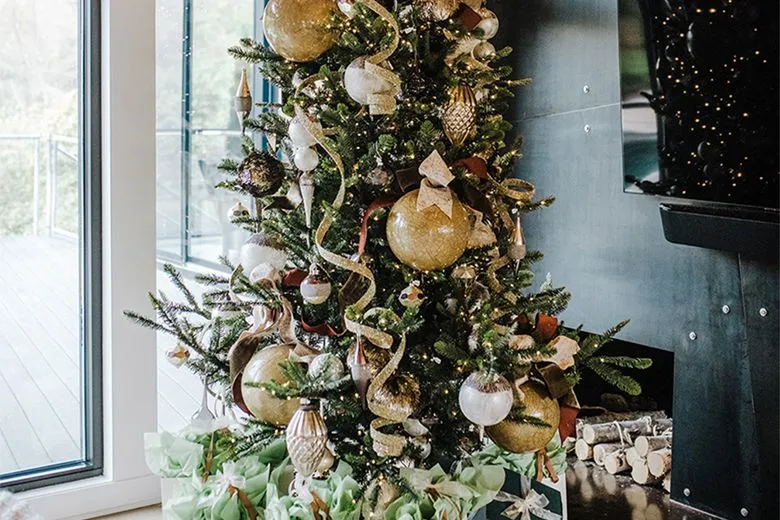 The art of designing your Christmas tree | The Seattle Times