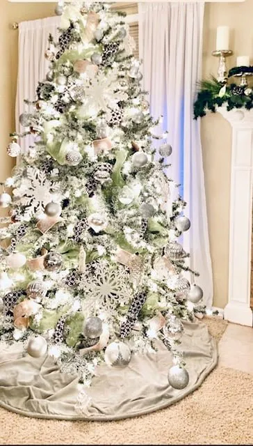 The Best Way To Decorate A Christmas Tree - House of Mar