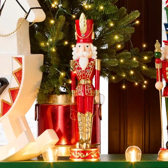 The Christmas Shoppe Raz 2025 Christmas Tree Theme | Traditional Christmas Decorations - Page 5