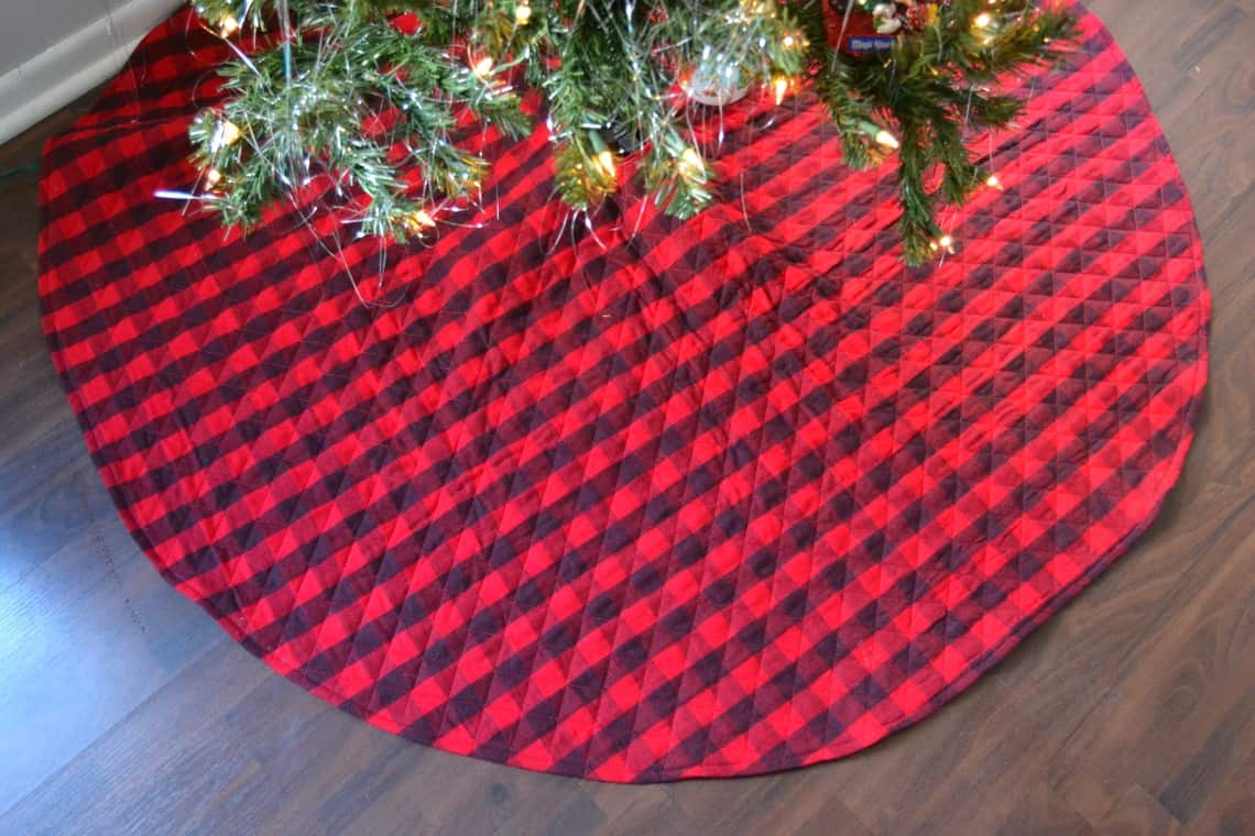 The DIY Christmas Tree Skirt that Handmade Christmas Holiday Swing Skirt M