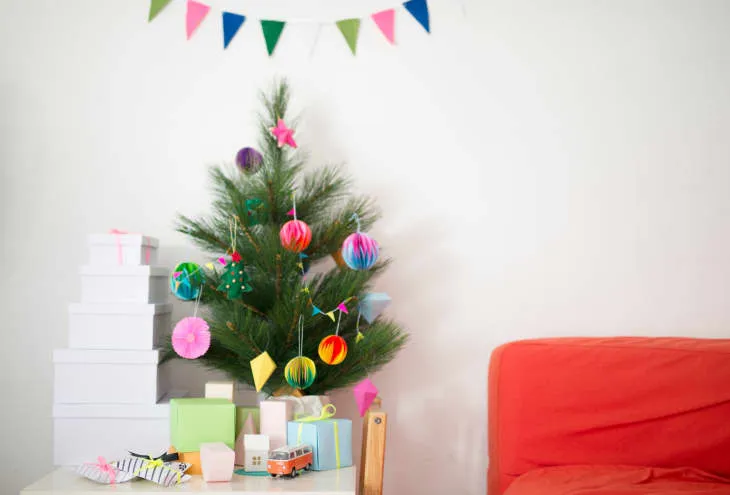 The Perfect Toppers for Your Mini Christmas Tree | Apartment Therapy