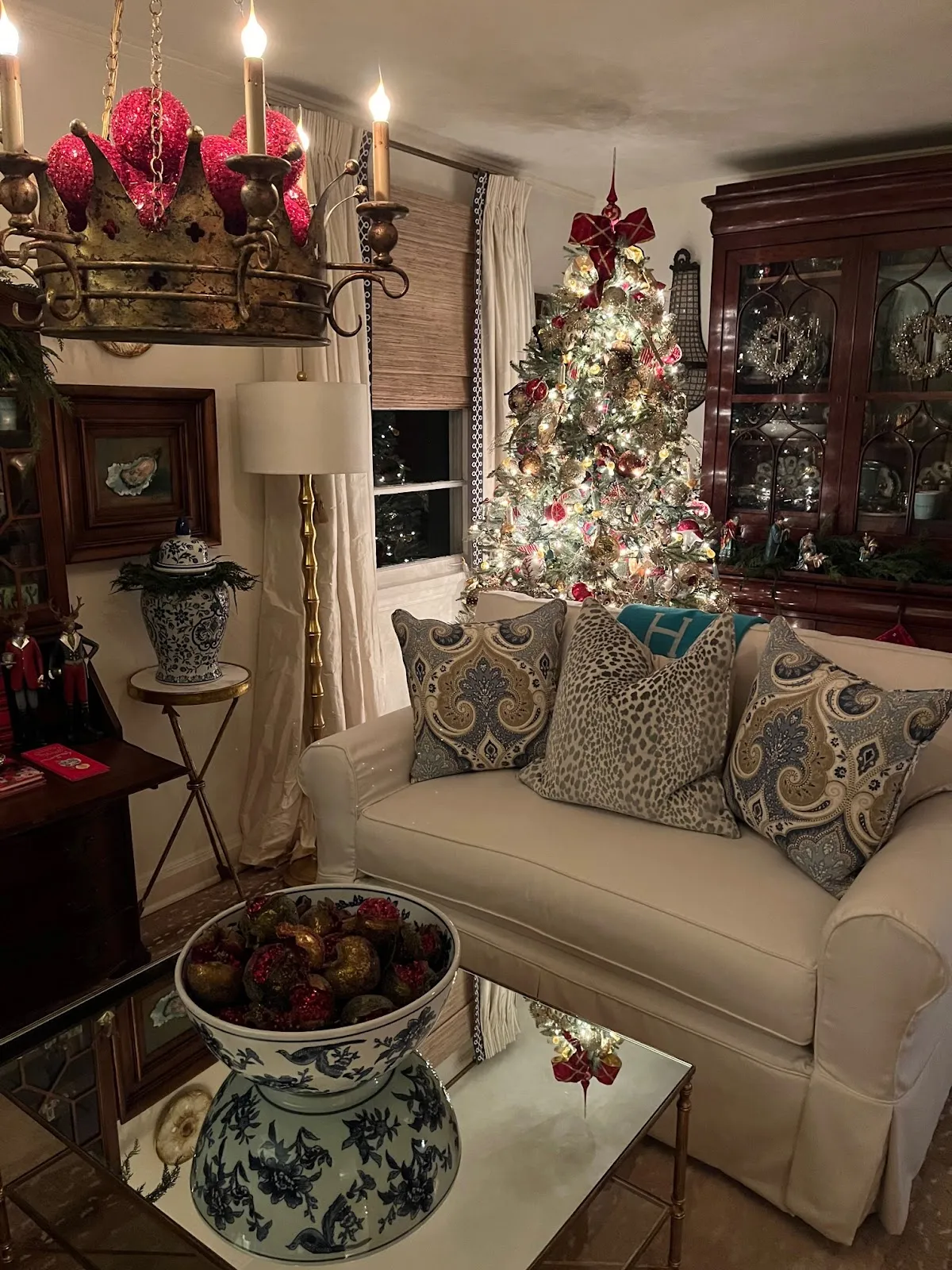 The Uptown Acorn: Christmas 2022 {Acorn Cottage: Oh, Christmas Tree #2}