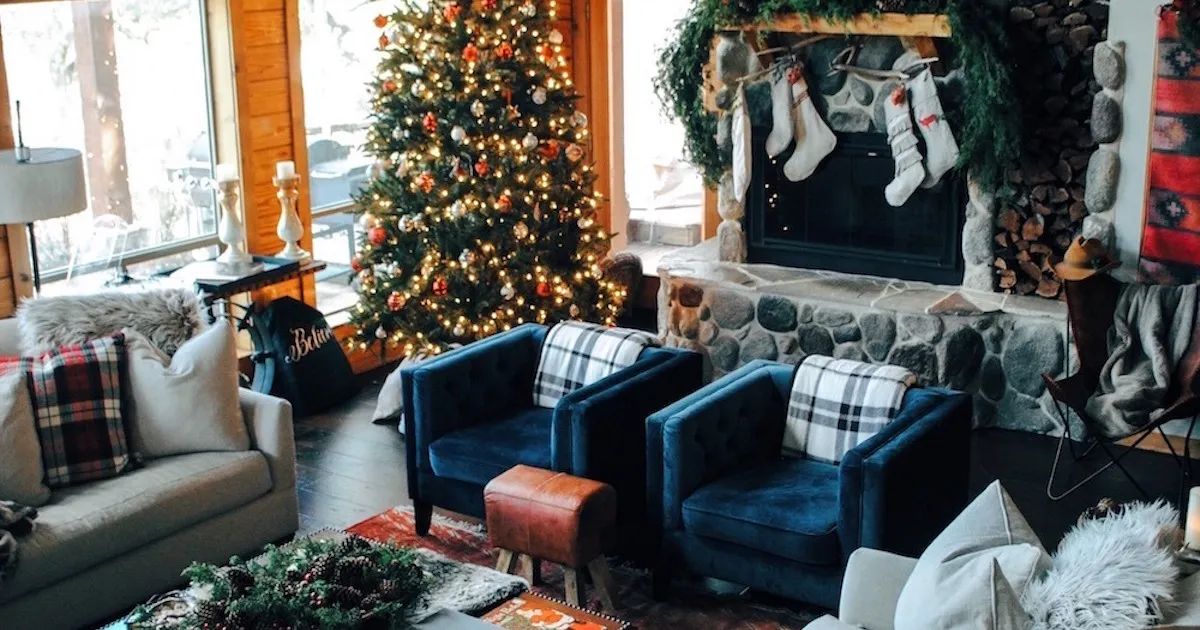 This Rustic Cabin Home Tour Is a Christmas Dream | The Everygirl
