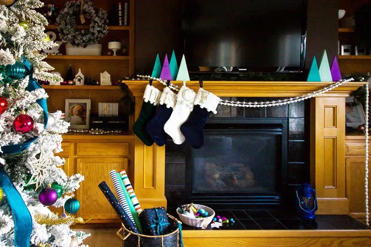 Thrifty And Colorful Christmas Decor Ideas In The Living Room - Small Stuff Counts