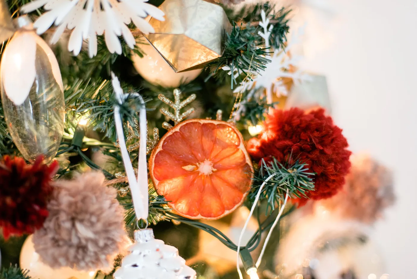 TIPS for Foolproof DIY Orange Garland Decor — The Kwendy Home