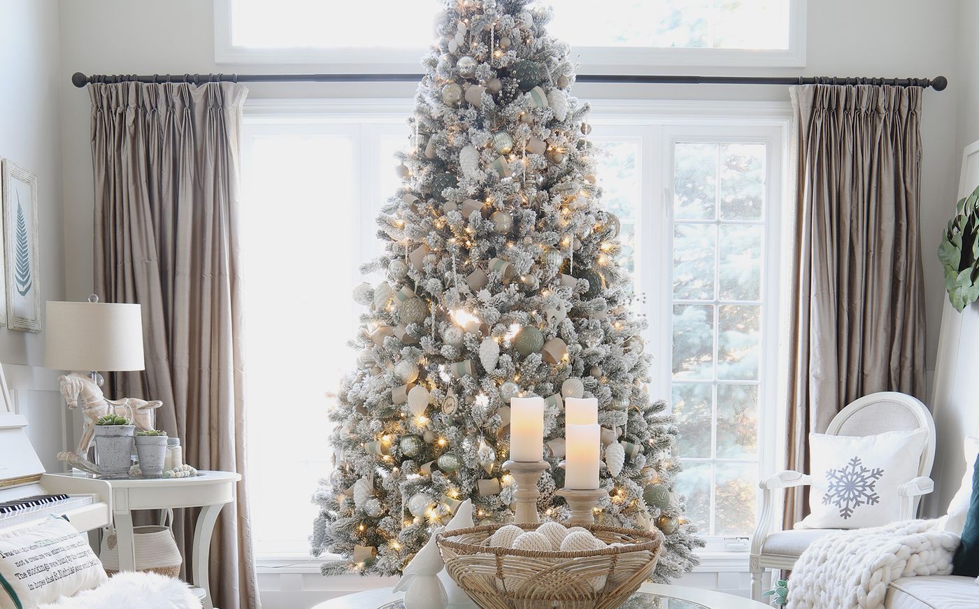 Tips on How to Decorate A White Christmas Tree - Archi.ge