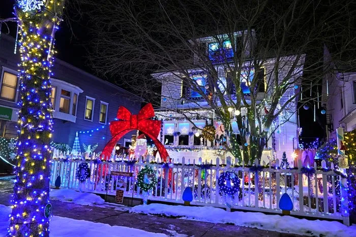 Top Christmas light displays in Rochester NY for 2025