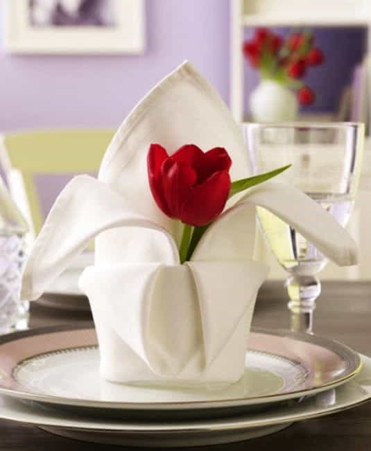 Valentines Day Ideas for Napkin Folding Art, Beautiful Table Decorations