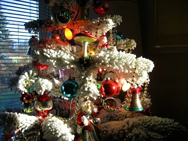 Vintage Finds, Mid Century and More at Evie's Haus: Christmas Trees and Kitsch