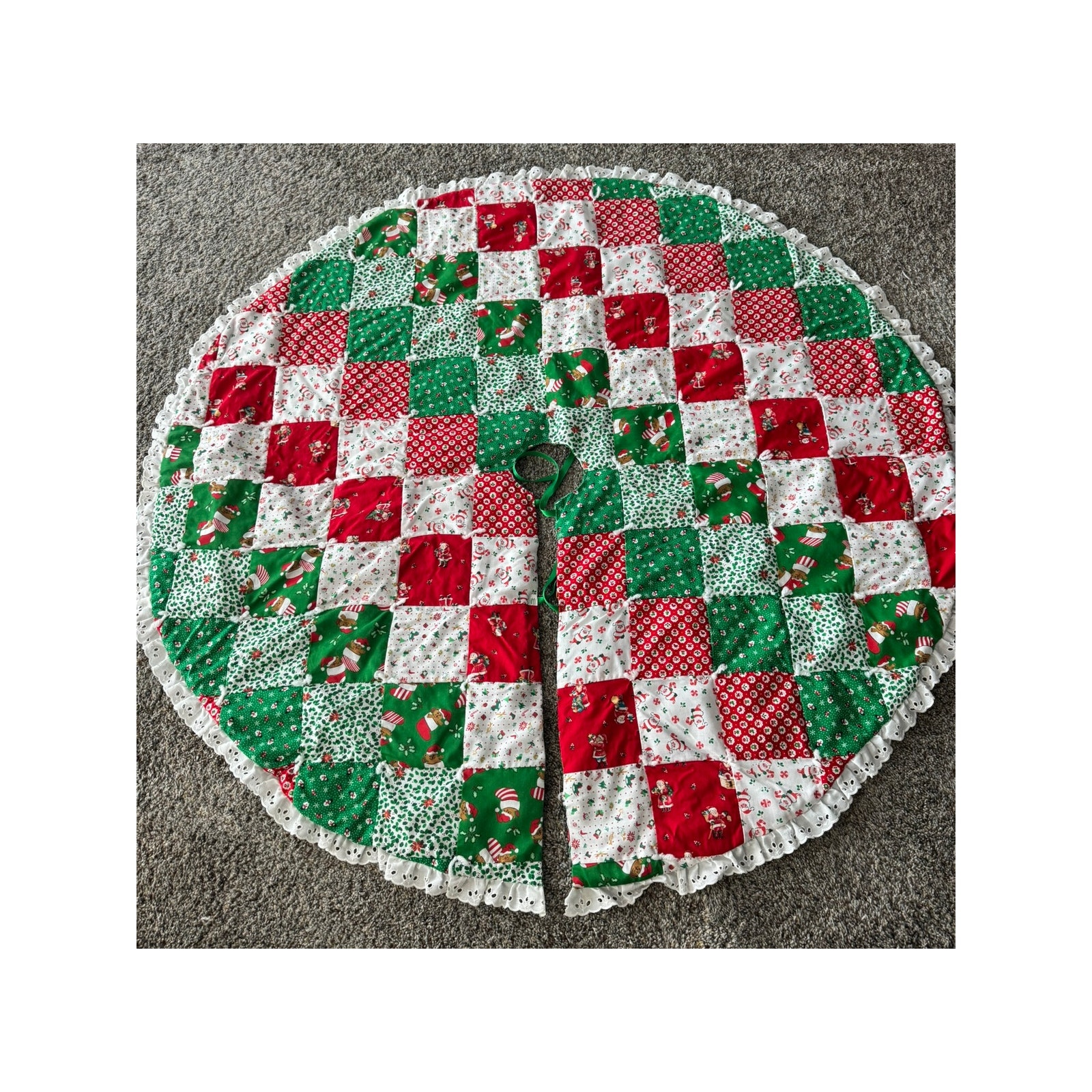 Vintage Handmade Red White Green Quilted Christmas Tree Skirt 44.5 In Across