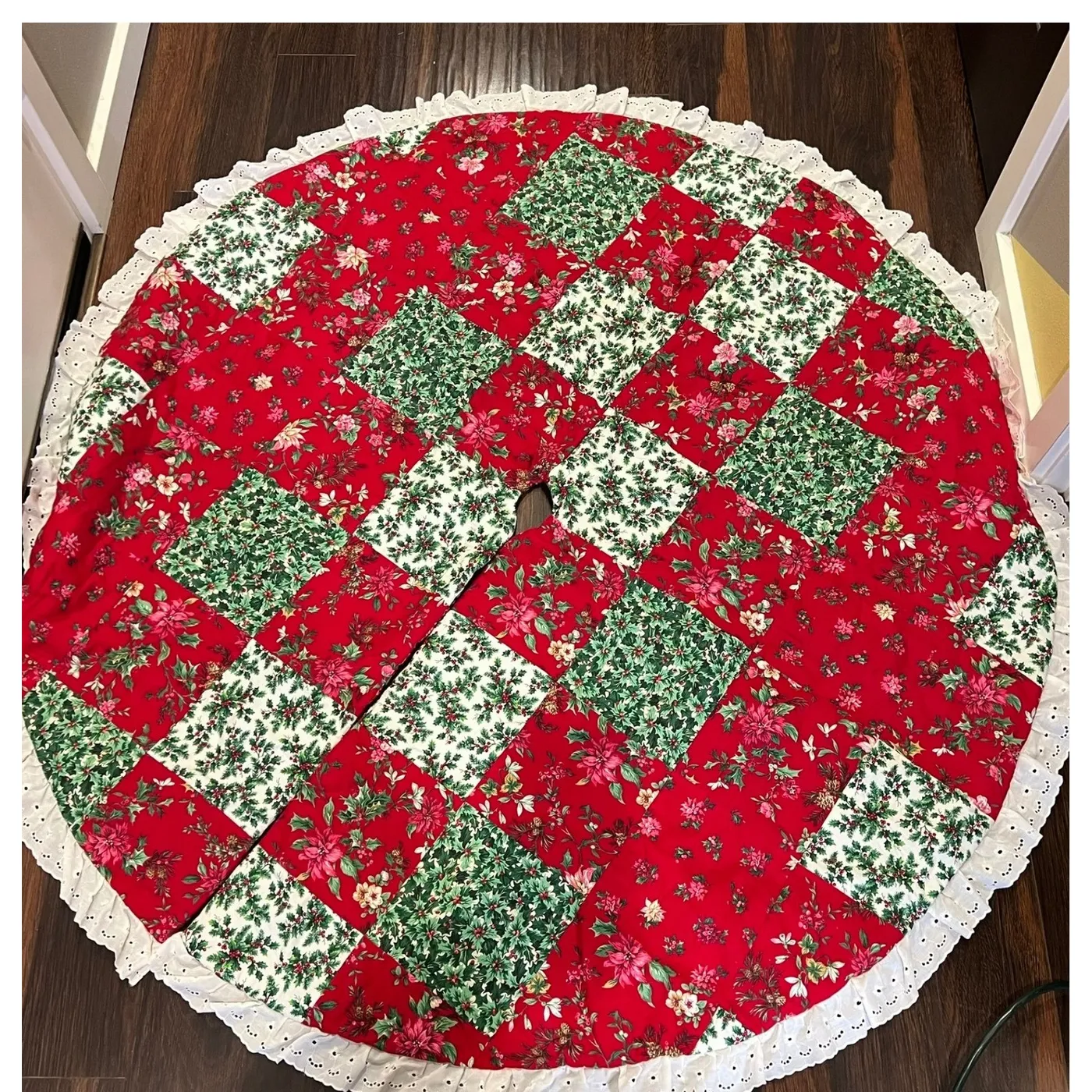 Vintage Reversible Christmas Tree Skirt Quilted Floral Lace Trim