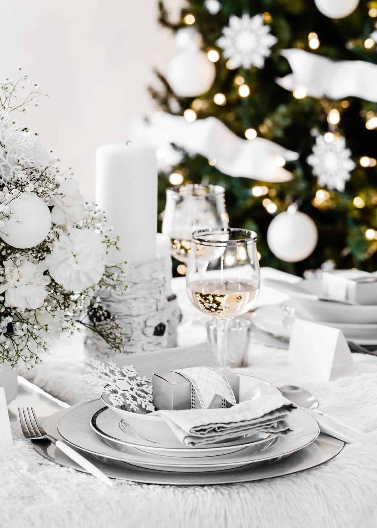 White Christmas Decor Winter Dining Room Table Decor Serendipity Refined  Blog: Snow(white) In The Dining