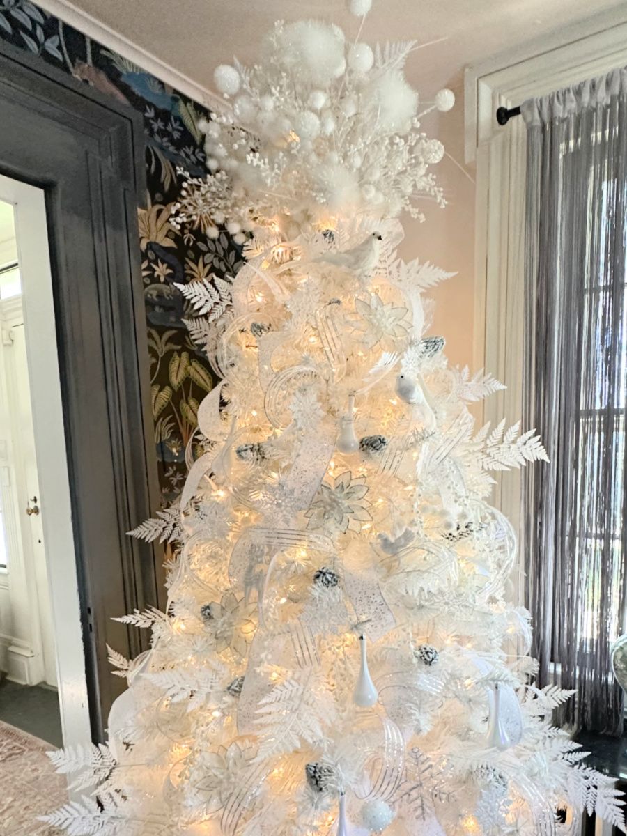 White Christmas Tree Decorating Ideas Elegant White And Gold Christmas Tree  • Craving Some Creativity