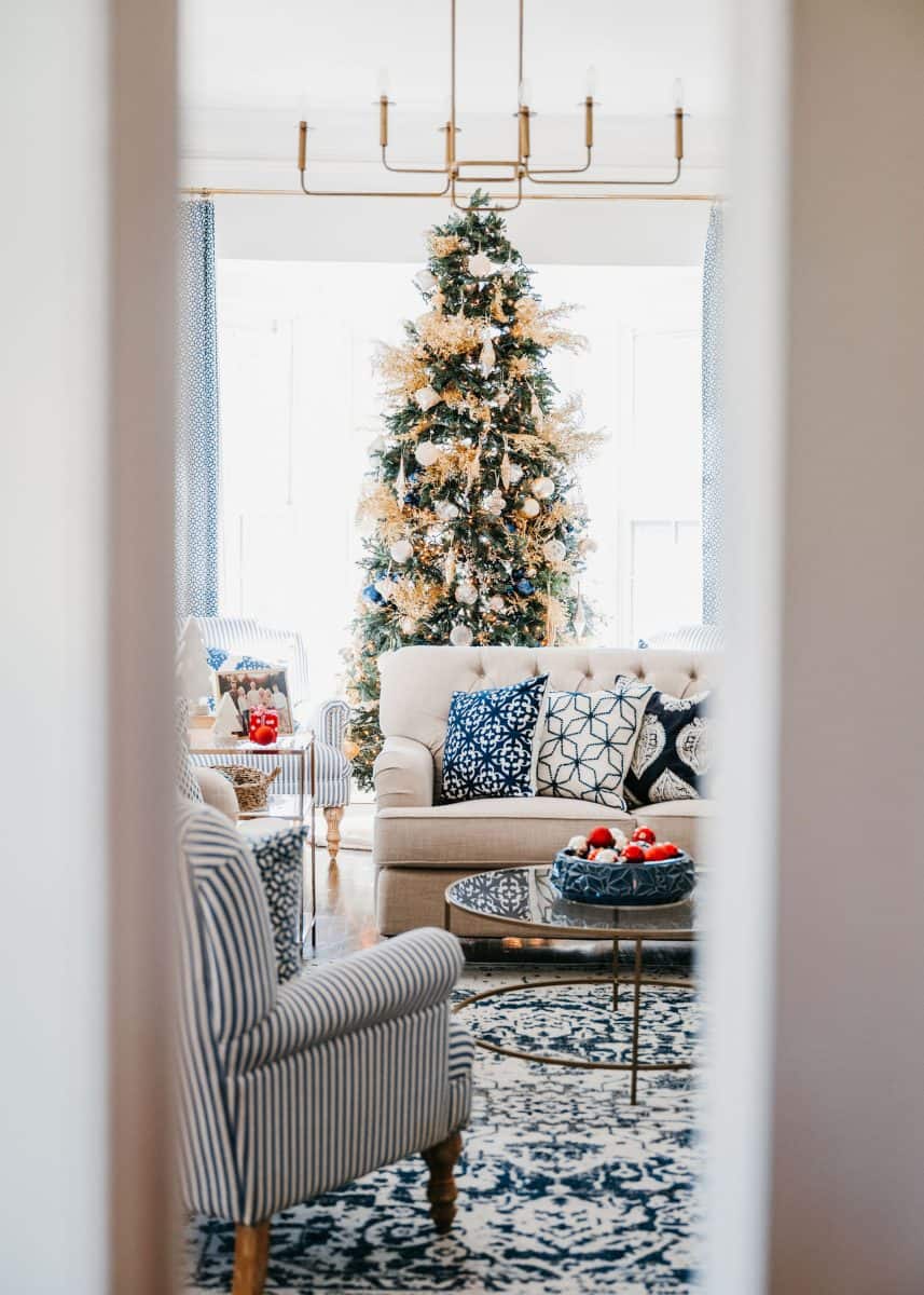 White Christmas Trees Living Room Tree Blue Lamps Blue And White Christmas Decorating Ideas Thistlewood Farm