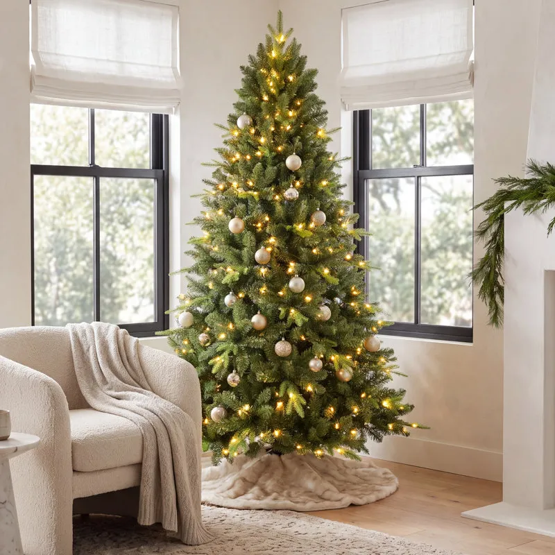 White Pre-Lit Spruce Tree 7'5'