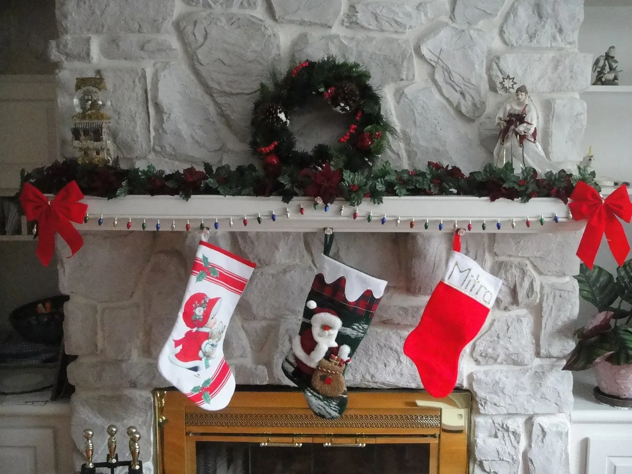 Why do we hang stockings on Christmas? - Farm and Dairy