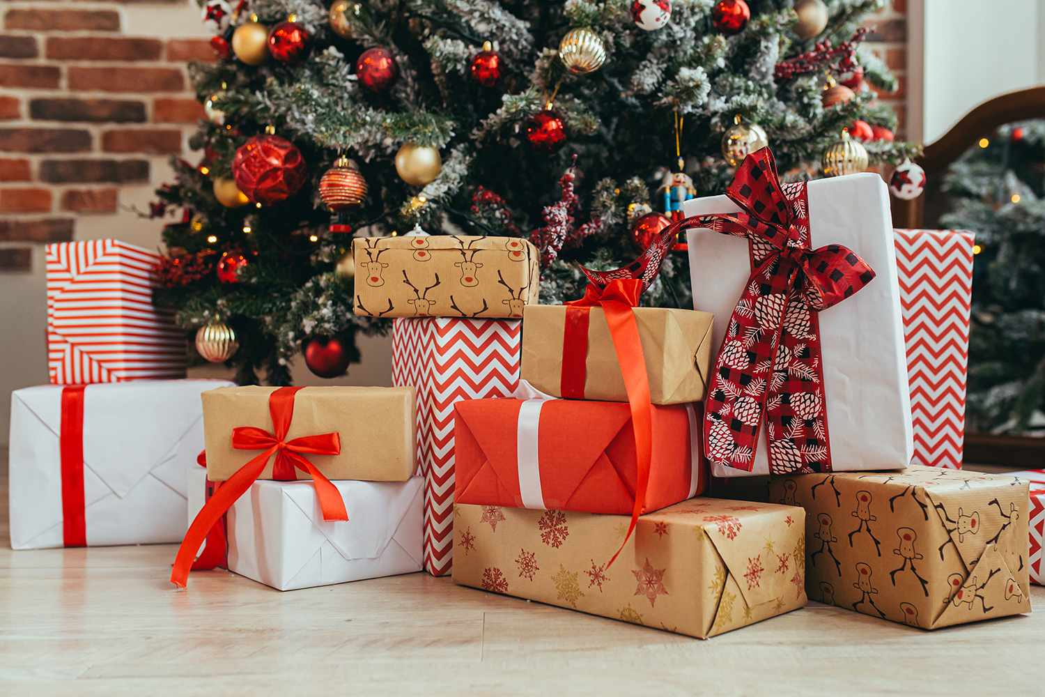 Woman Can't Help 'Struggling Mom' This Year Buy Christmas Gifts and She's  Mad