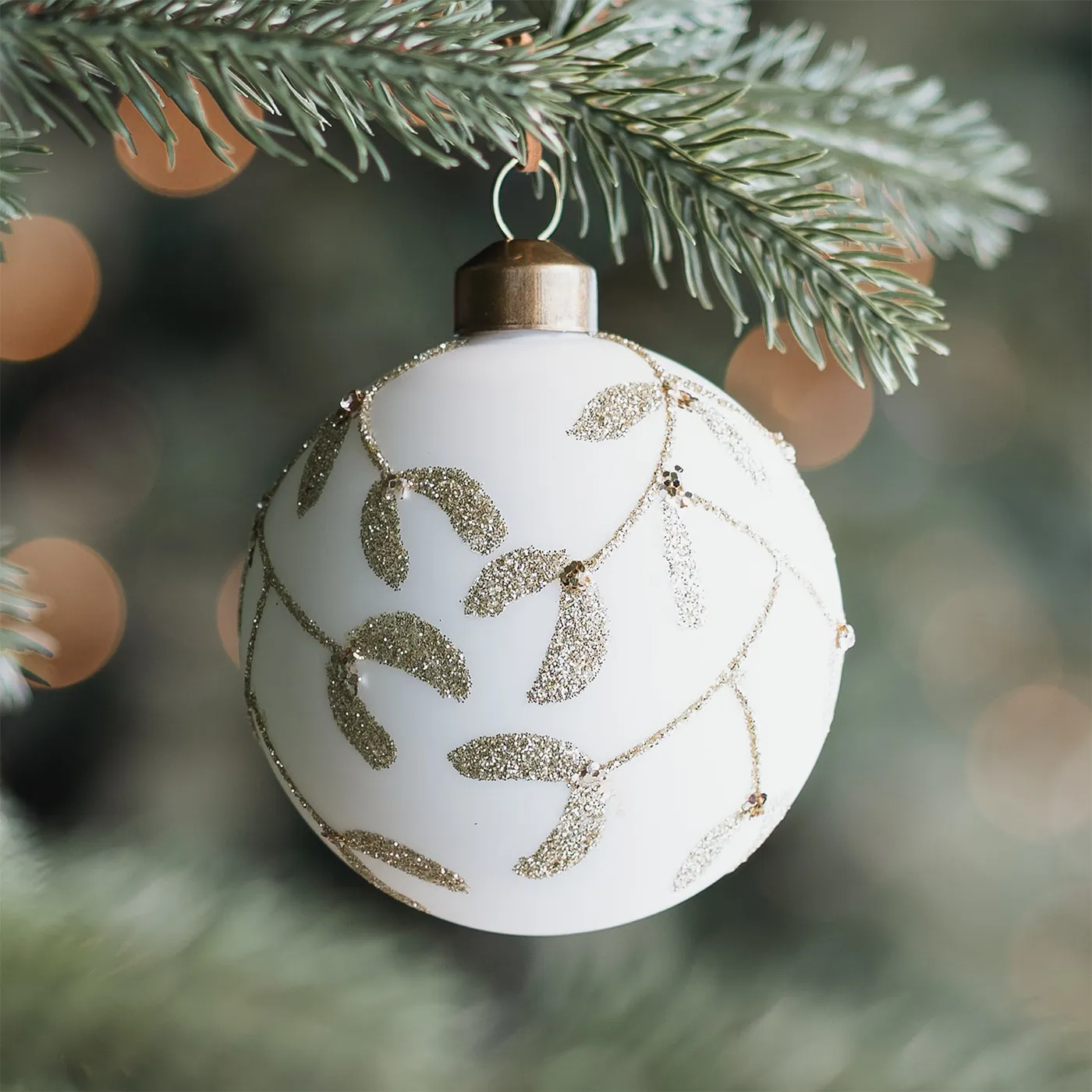 Wool white Christmas ball glass | 8 cm | matte finish & leaf patter...