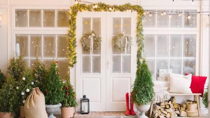 Your Guide to Apartment Front Door Decor | ApartmentSearch